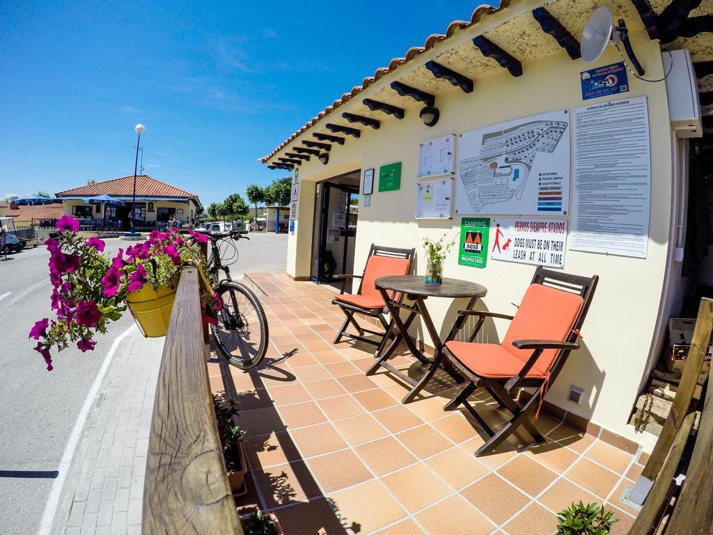 Bungalows Playa De Oyambre San Vicente De La Barquera Bagian luar foto